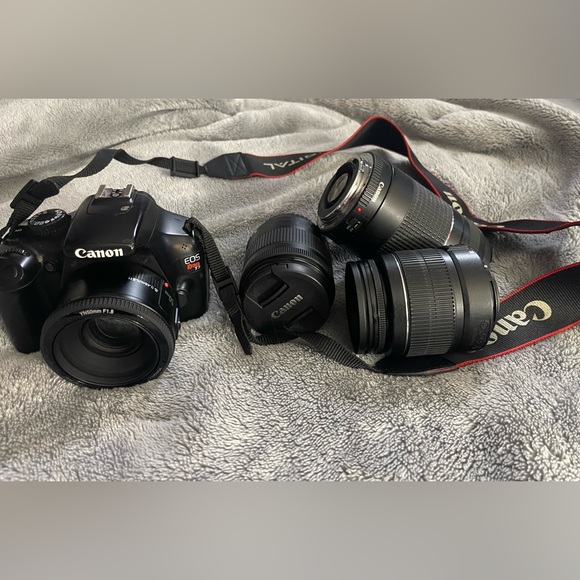 Canon EOS Rebel T3 Camera +4 lenses